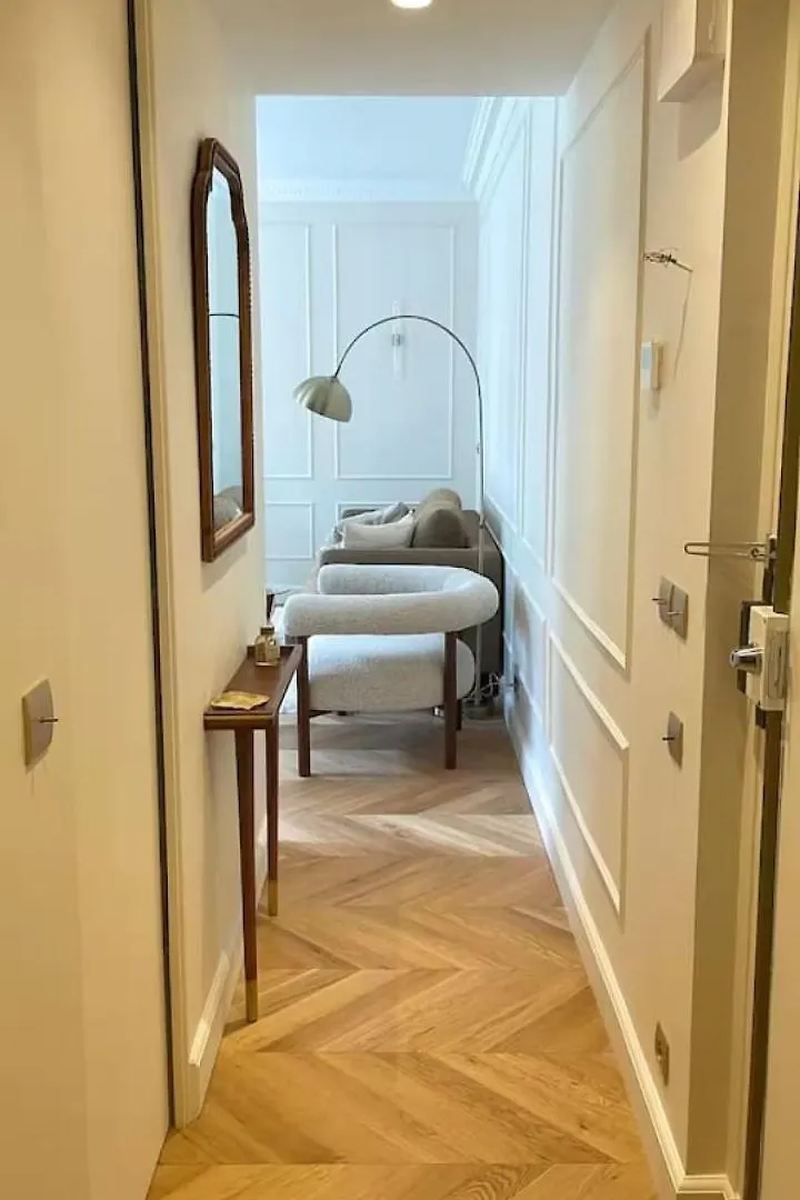 4p 1br - Fully Renovated With Ac - Champs-elysees *